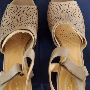 Clarks Artisan Lightweight Leather Wedge Sandals Size 8